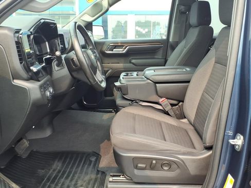 Used 2023 Chevrolet Silverado 1500 LT AWD/4WD image 8