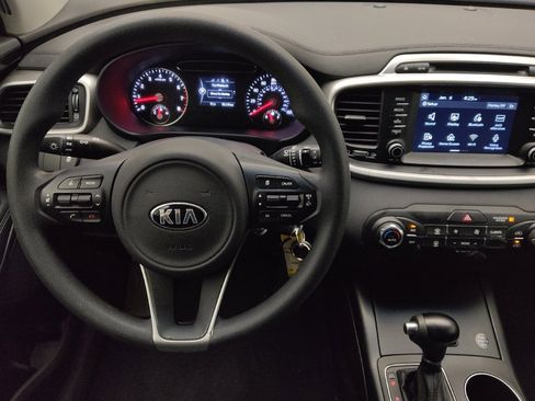 Used 2018 Kia Sorento LX image 22