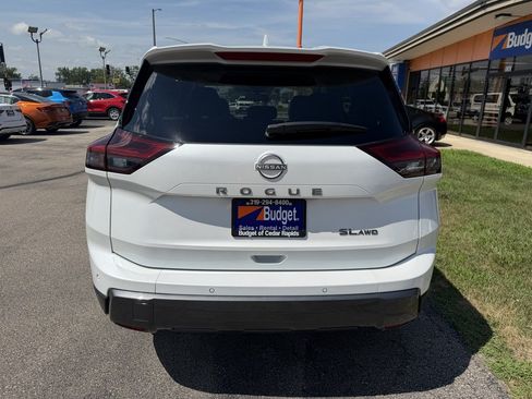 Used 2025 Nissan Rogue SL w/ SL Premium Package AWD/4WD image 4
