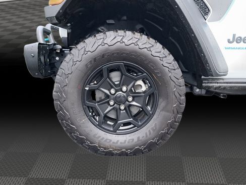 New 2023 Jeep Wrangler Unlimited Rubicon 4xe image 10
