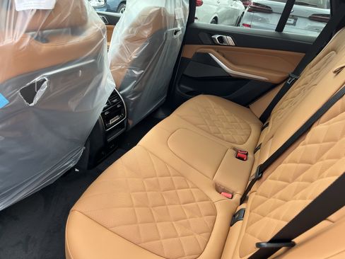 Used 2026 BMW X5 xDrive50e image 18