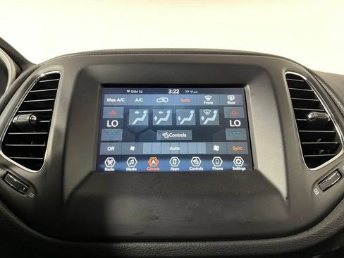 Used 2018 Jeep Compass Latitude w/ Popular Equipment Group AWD/4WD image 28