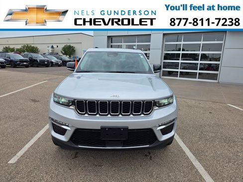 Used 2024 Jeep Grand Cherokee Limited AWD/4WD image 2