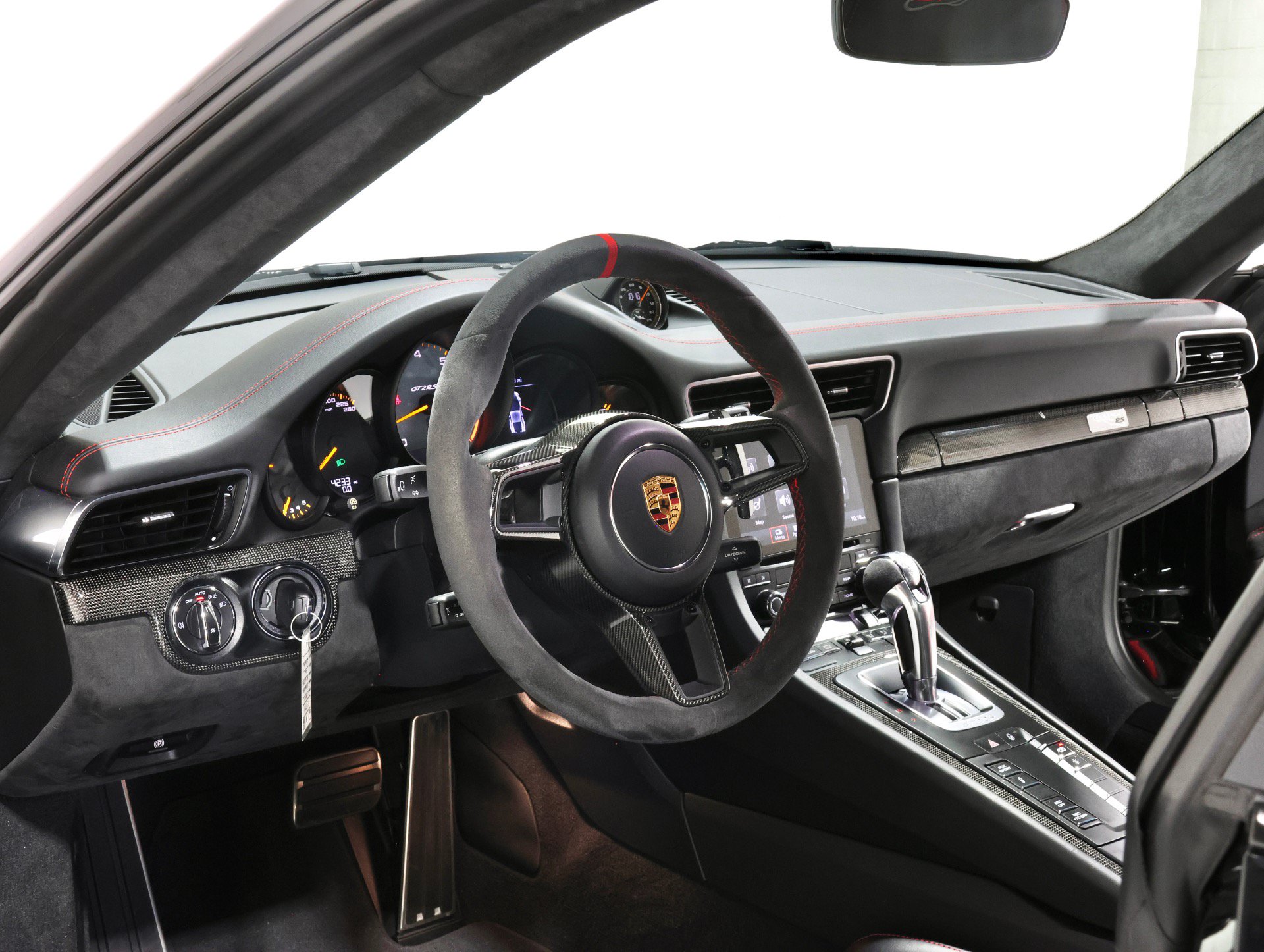 Used 2018 Porsche 911 GT2 RS RWD image 33