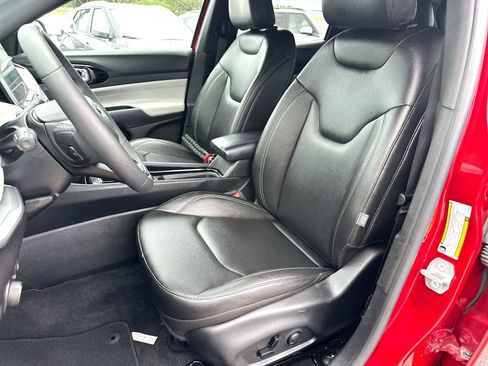 Used 2025 Jeep Compass Limited AWD/4WD image 17