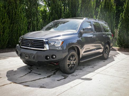 Used 2020 Toyota Sequoia TRD Sport w/ TRD Sport Premium Package AWD/4WD image 5