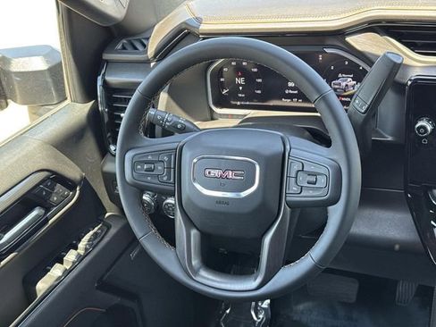 New 2026 GMC Sierra 2500 AT4 w/ AT4 Premium Plus Package AWD/4WD image 8