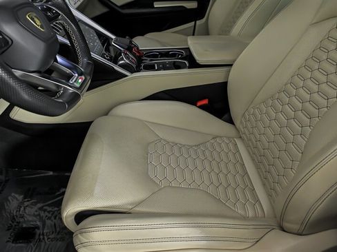 Used 2020 Lamborghini Urus AWD/4WD image 17