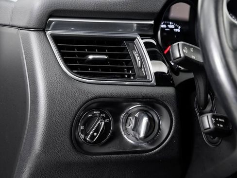 Used 2018 Porsche Macan S image 10