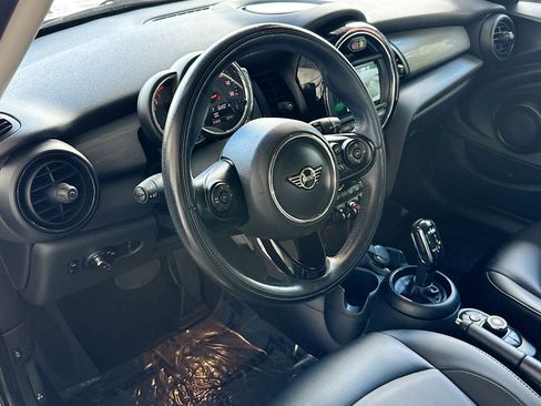 Used 2020 MINI Cooper 4-Door Hardtop w/ Storage Package image 9