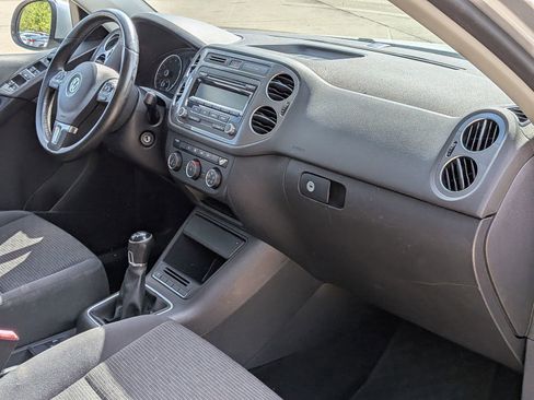 Used 2014 Volkswagen Tiguan S FWD image 29