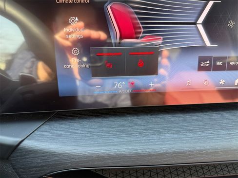 Certified 2025 BMW 430i xDrive Coupe w/ M Sport Package image 24