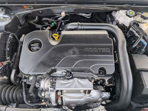 Used 2024 Chevrolet Malibu LT image 32