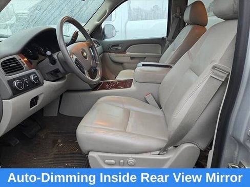 Used 2013 Chevrolet Avalanche LTZ image 26