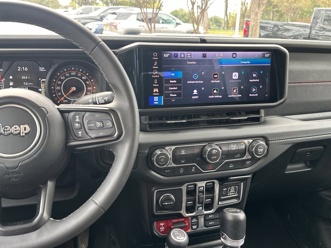 Used 2026 Jeep Gladiator Rubicon AWD/4WD image 15