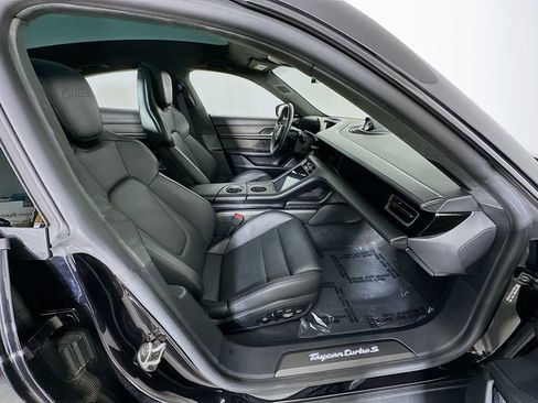 Certified 2020 Porsche Taycan Turbo S image 31