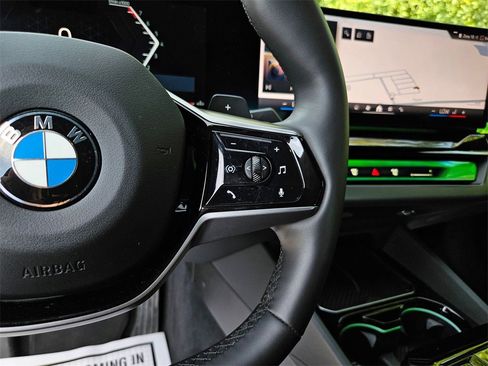 Used 2024 BMW 540i xDrive w/ Premium Package image 12