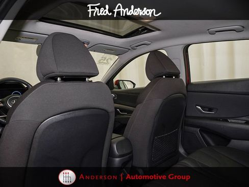 Used 2025 Hyundai Elantra SEL FWD image 9