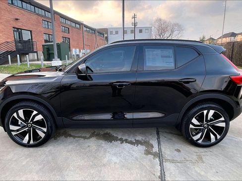 New 2026 Volvo XC40 B5 Plus image 21