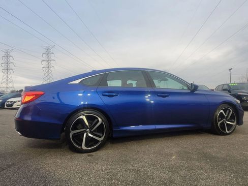 Used 2018 Honda Accord Sport image 4