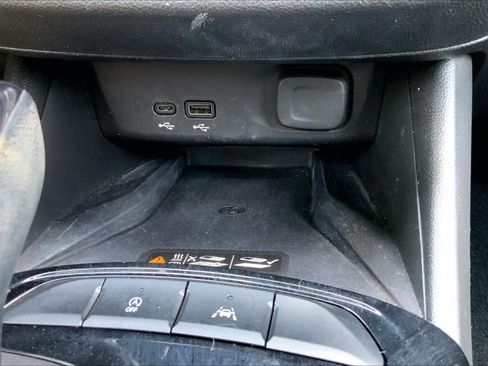 Used 2024 Buick Envista Sport Touring w/ Convenience I Package FWD image 28