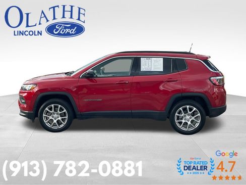 Used 2024 Jeep Compass Latitude w/ Sun and Sound Group image 2