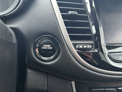 Used 2020 Chevrolet Trax LT w/ LT Convenience Package image 22