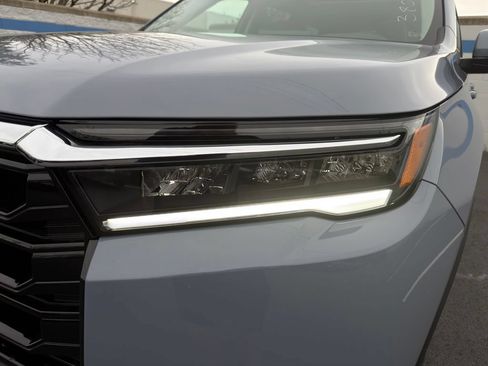 Used 2026 Honda Pilot Elite image 9