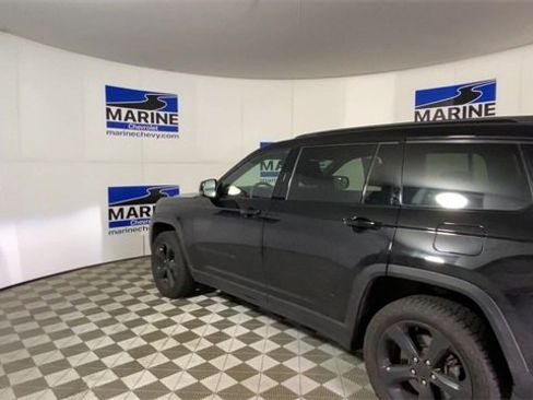 Used 2023 Jeep Grand Cherokee L Limited w/ Luxury Tech Group II image 8