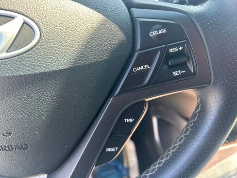 Used 2016 Hyundai Veloster Turbo FWD image 26
