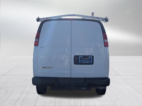 Used 2019 Chevrolet Express 3500 w/ Driver Convenience Package image 4