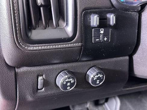 Used 2018 GMC Canyon SLE w/ SLE Convenience Package image 18