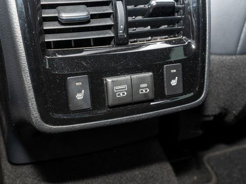 Used 2021 Toyota Avalon Limited w/ Advanced Safety Package image 7