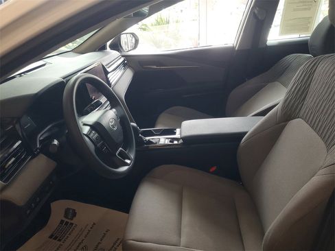 Used 2025 Toyota Camry LE w/ Convenience Package image 14