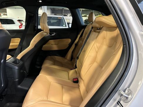 Certified 2025 Volvo XC60 T8 Ultra w/ Climate Package AWD/4WD image 23