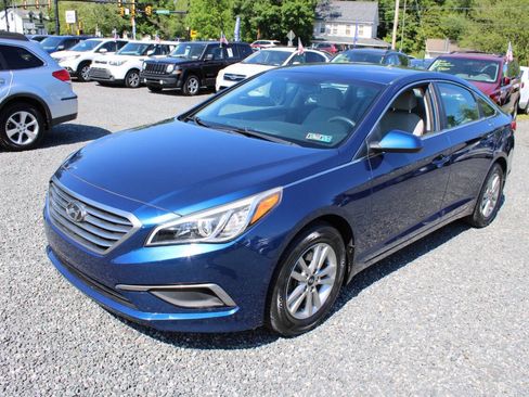 Used 2016 Hyundai Sonata SE FWD image 2