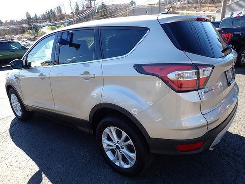 Used 2017 Ford Escape SE image 5