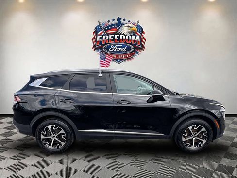 Used 2024 Kia Sportage EX AWD/4WD image 4