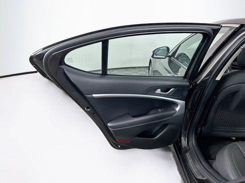 Used 2026 Genesis G70 2.5T RWD image 27