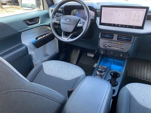 Certified 2025 Ford Maverick XLT image 15