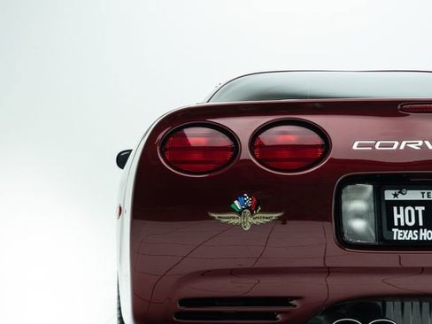 Used 2003 Chevrolet Corvette Coupe w/ Preferred Equipment Group RWD image 19