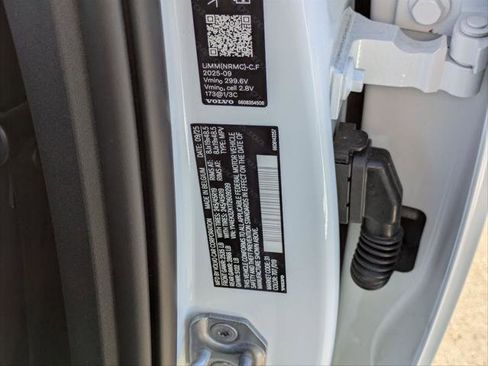 New 2026 Volvo EX30 Plus image 15