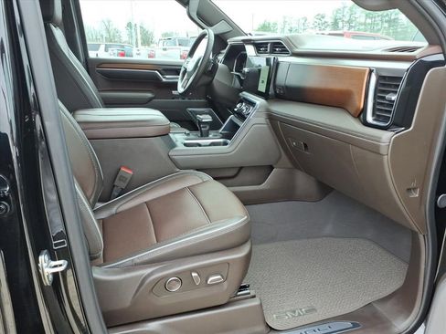 Used 2024 GMC Sierra 1500 Denali image 12