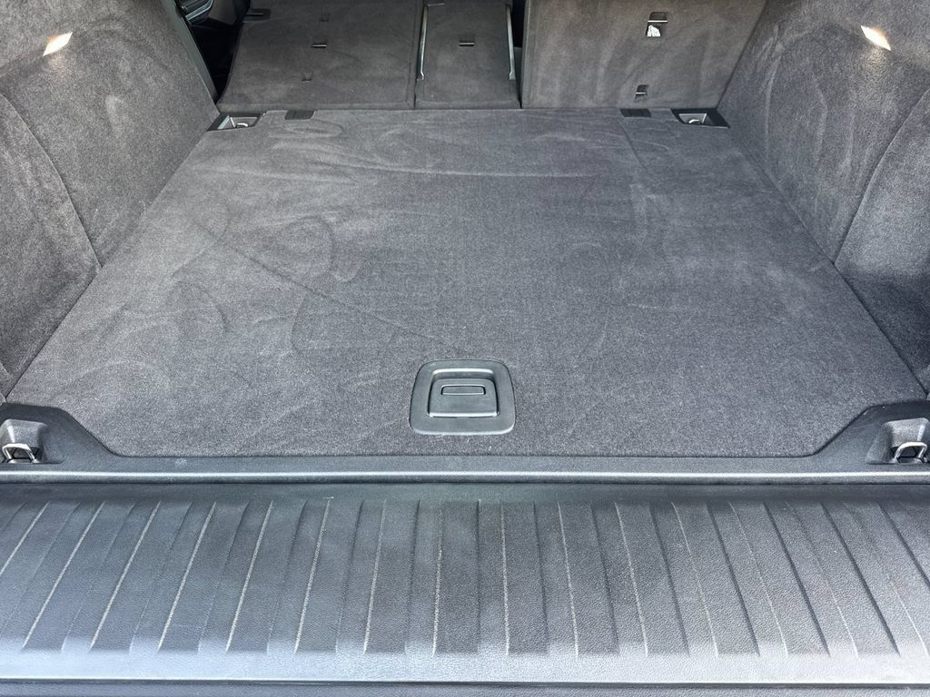 Used 2024 BMW X5 sDrive40i w/ Premium Package RWD image 14
