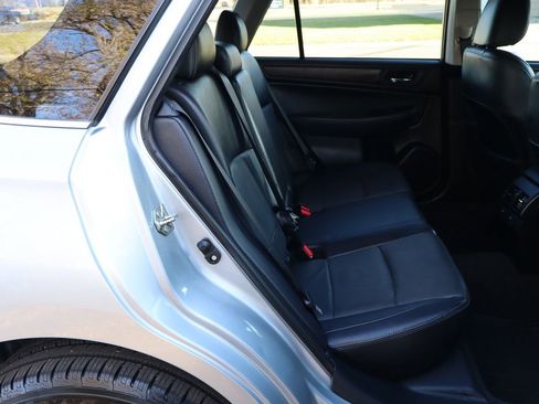 Used 2017 Subaru Outback 3.6R Limited image 21