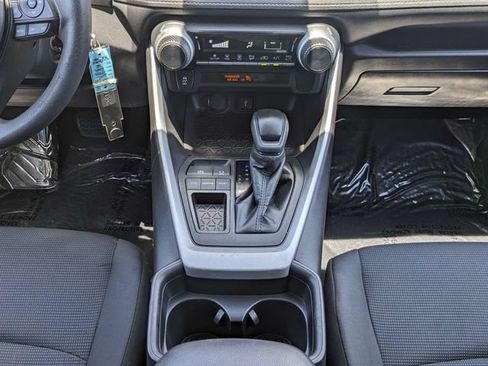 Used 2021 Toyota RAV4 LE w/ Carpet Mat Package (TMS) FWD image 20