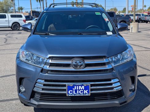 Used 2019 Toyota Highlander Limited w/ Carpet Mat Package (TMS) AWD/4WD image 6