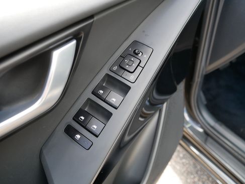 Certified 2024 Kia Niro Wind w/ Wind Preserve Package FWD image 19