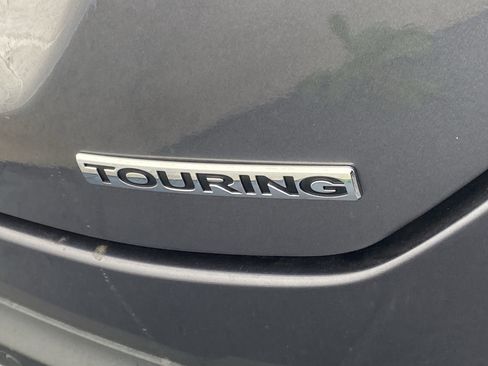 Used 2024 Honda Pilot Touring image 4