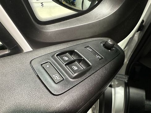Used 2024 RAM ProMaster 2500 w/ Convenience Group FWD image 22